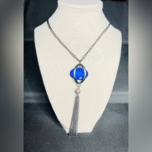 Elegant Silver and Blue Pendant Necklace